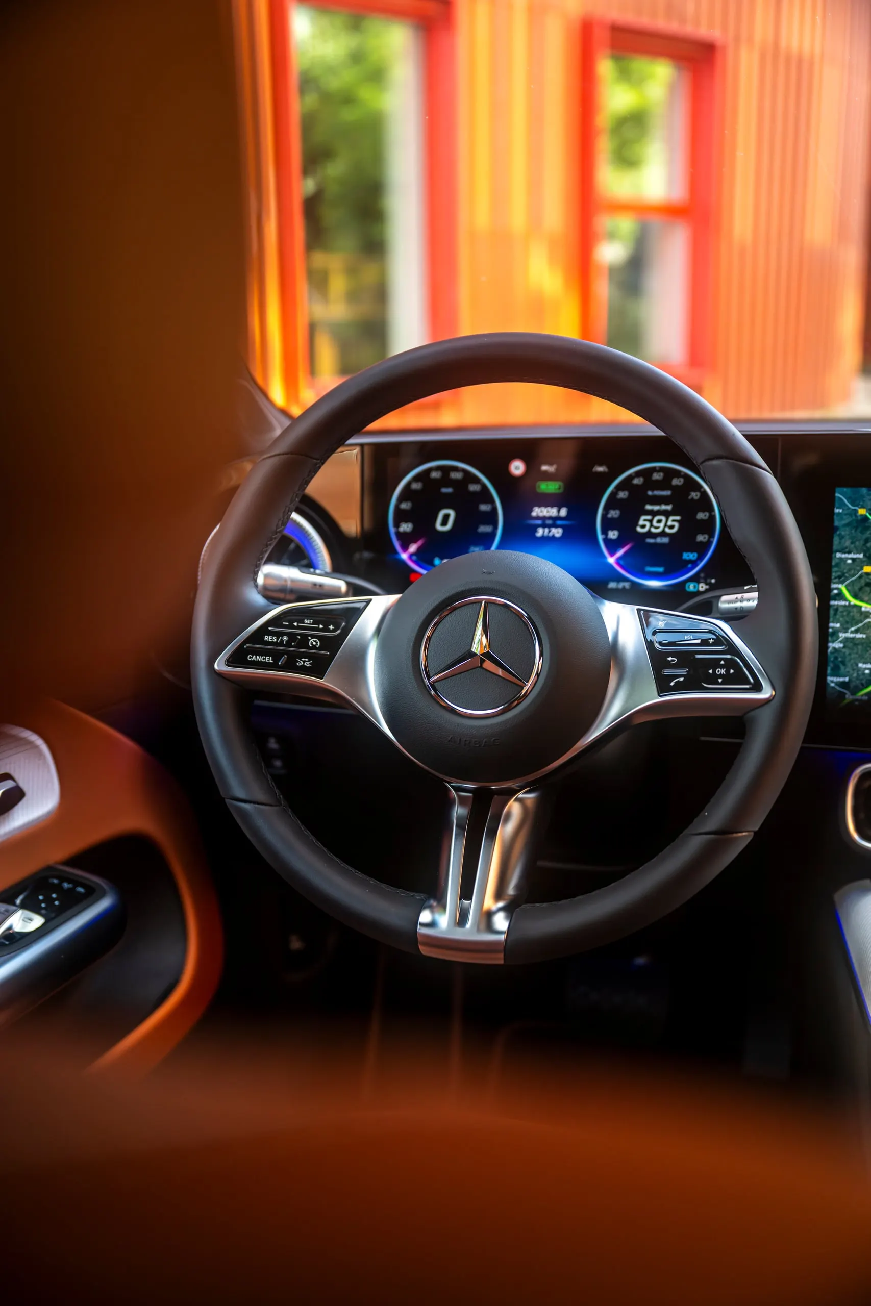Lenkrad und Cockpit des CLA