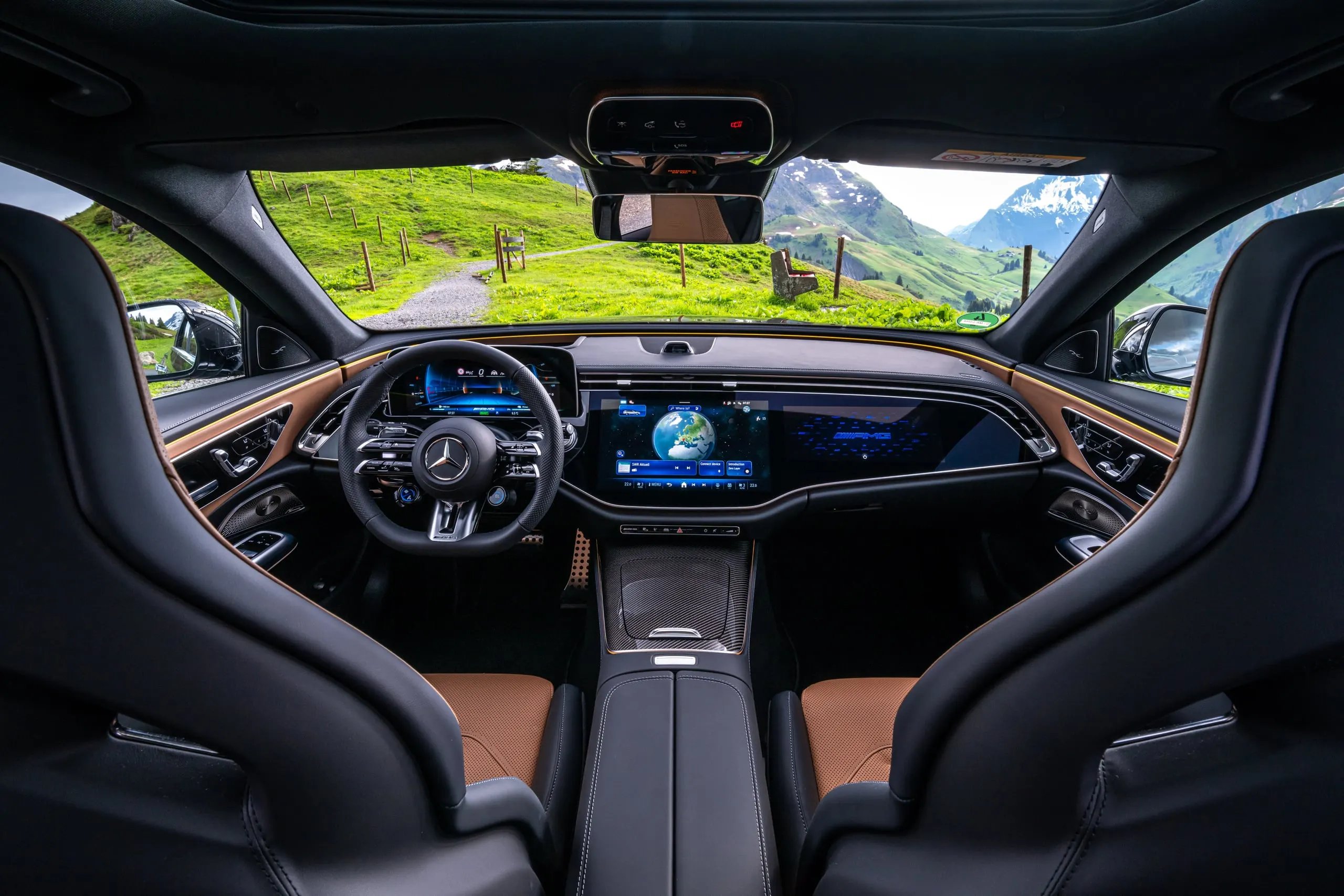 Cockpit des E 53 T-Modell mit Blick auf die Berge