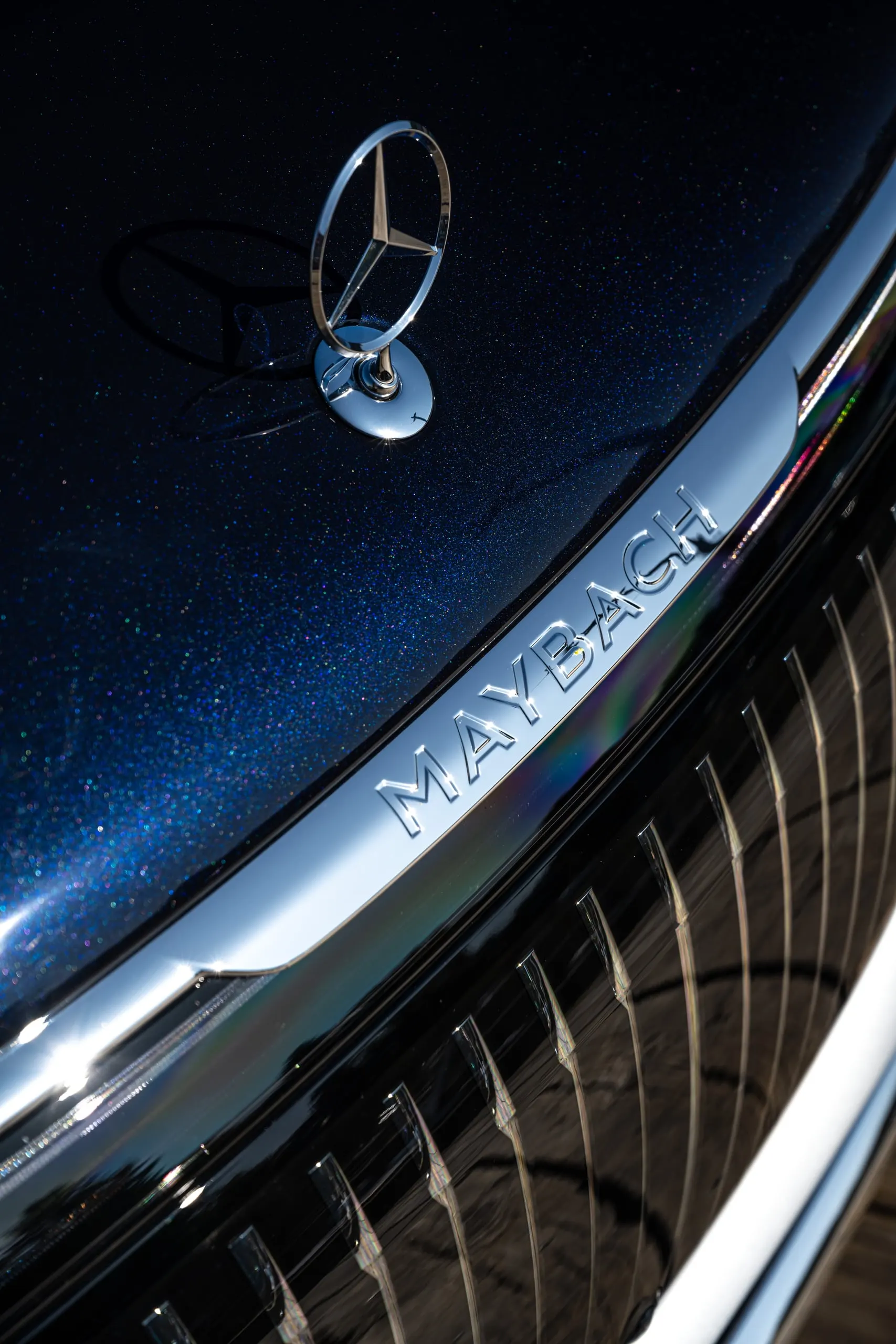 Stern und Maybach-Schriftzug am Kühlergrill
