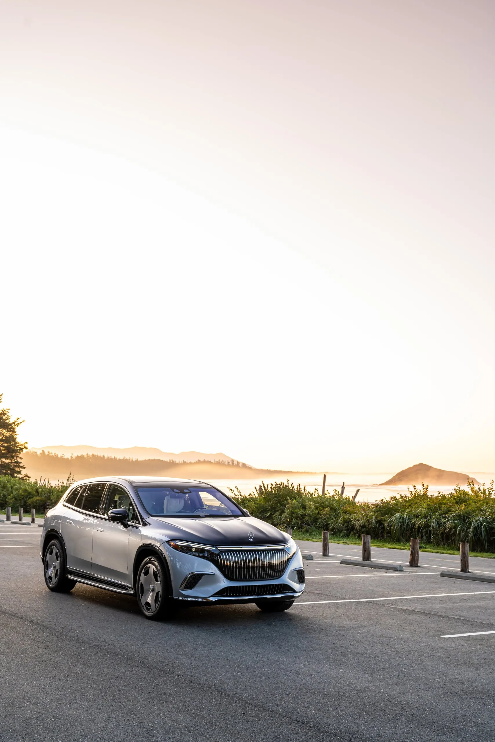 Maybach EQS SUV vor hellem Abendhimmel
